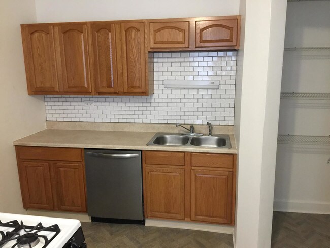 Foto del edificio - 4255 N Lockwood Ave