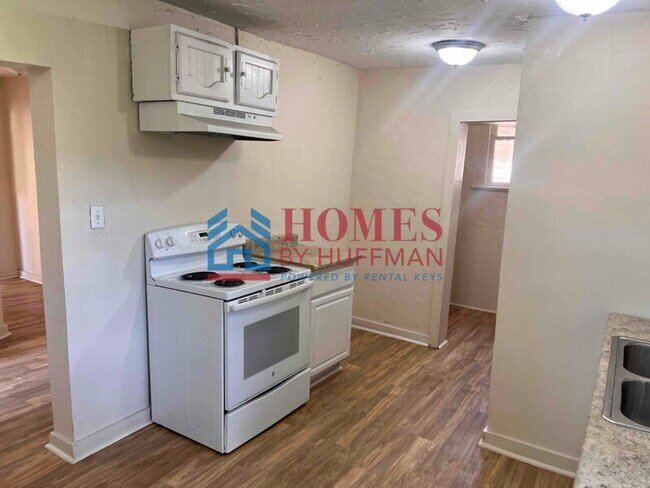 Foto del edificio - Three Bedroom House | Move in Ready