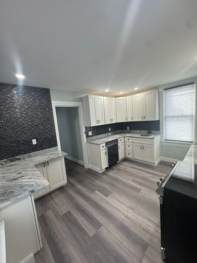 Cocina - 609 Broad Ave