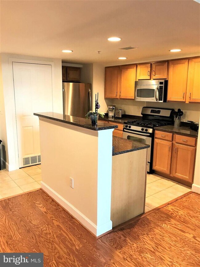 1220 N Fillmore St Unit 710, Arlington, VA 22201 Condo for Rent in