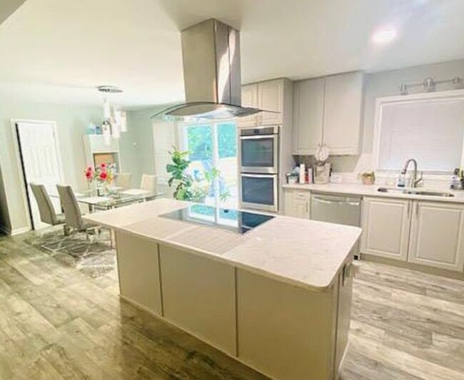 Foto del edificio - 2220 Belvedere Ave SW