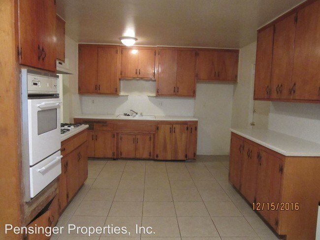 Building Photo - 317 Oswell St
