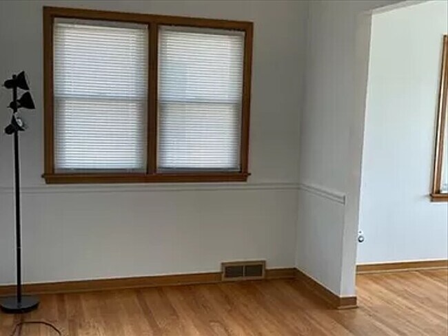 Foto del edificio - 6456 Pierce St