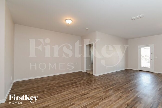 Foto del edificio - 228 N 199th Ln
