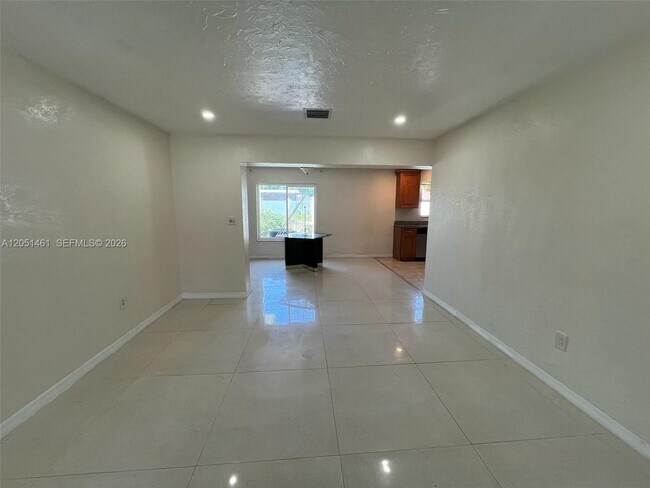 Foto del edificio - 7531 Shalimar St