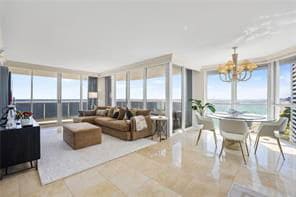 Foto del edificio - Collins Avenue, Sunny Isles Beach, FL 33160 - 3 BR 3 BA condo