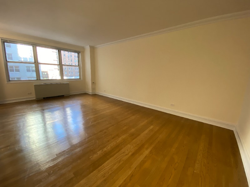 Primary Photo - 888 8th Ave
