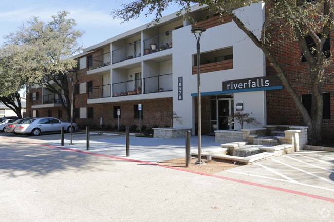 Building Photo - Waterford at Bellmar