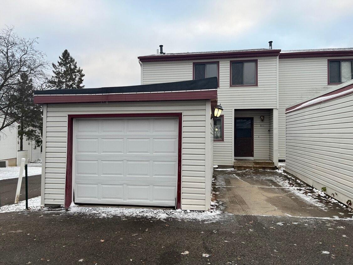 Primary Photo - 911 40th St NW