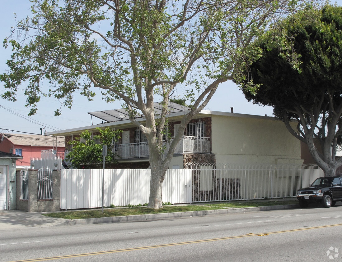 Primary Photo - 4623 E Compton Blvd