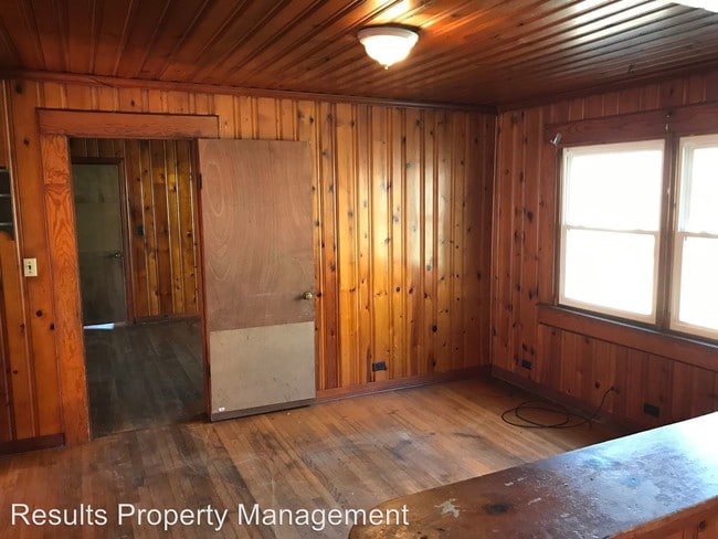 Building Photo - 3 br, 1 bath House - 1 Barnard Ave