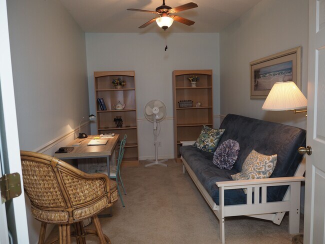 Den or Office - 412 Sunset Lake Blvd