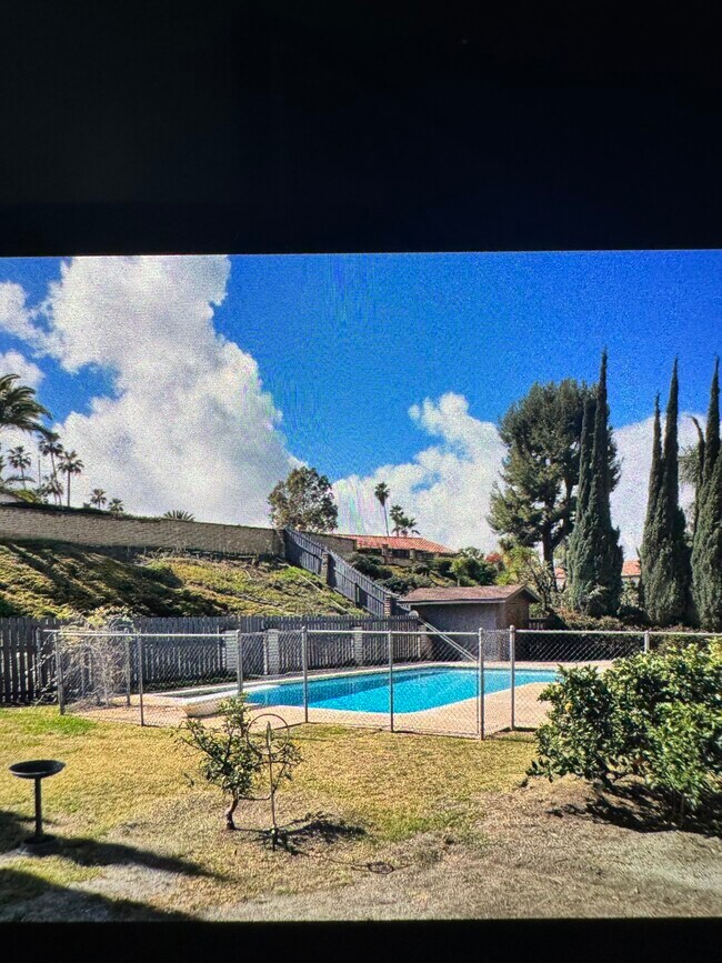 Foto del edificio - 16241 Via Rancho