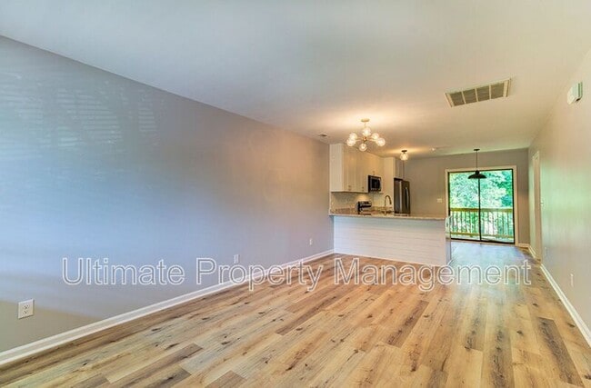 Building Photo - 522 S Kerr Ave