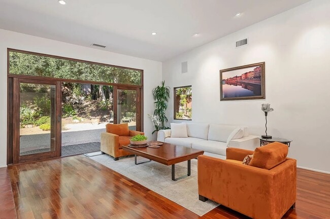 Building Photo - 937 Camino Viejo Rd