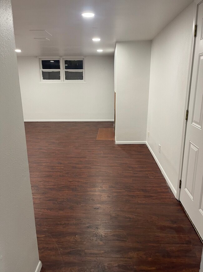 Building Photo - 705 N 600 E