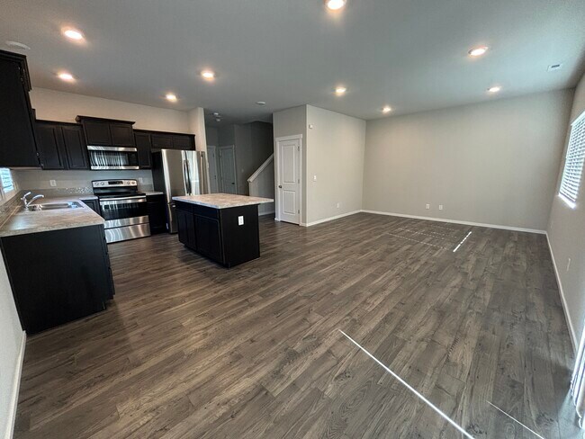 Foto del edificio - 6500 Yorktown Pl NE