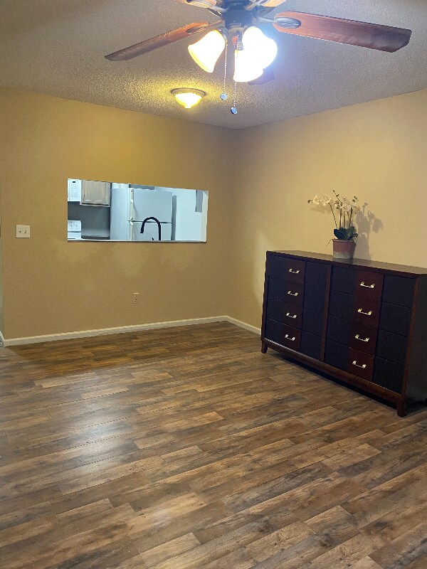 Foto del edificio - 121 Country Town Dr