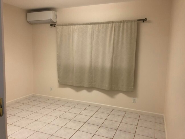 Foto del edificio - 1625 McGrew Ln
