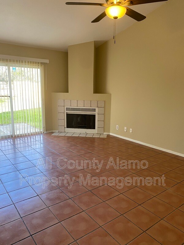 Building Photo - 9931 Village Briar