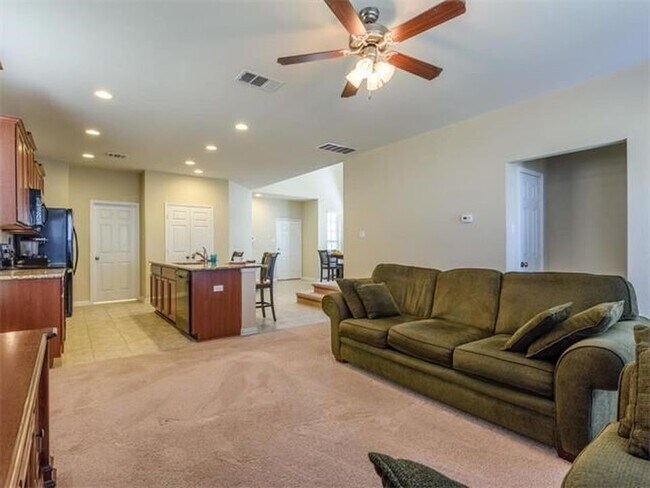 open Kitchen - 16100 Hampton Bliss Trce
