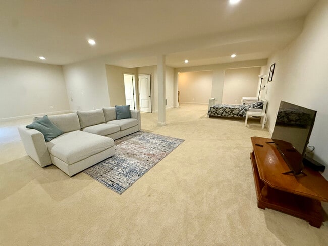 Foto del edificio - 43100 Barnstead Dr