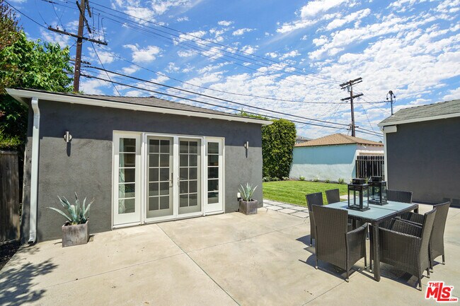 Casa de huéspedes / patio trasero - 1917 S Crescent Heights Blvd