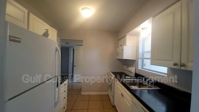 Foto del edificio - 704 38th St W