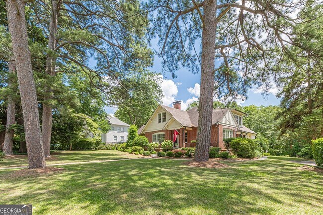 Foto del edificio - 1878 Cambridge Ave