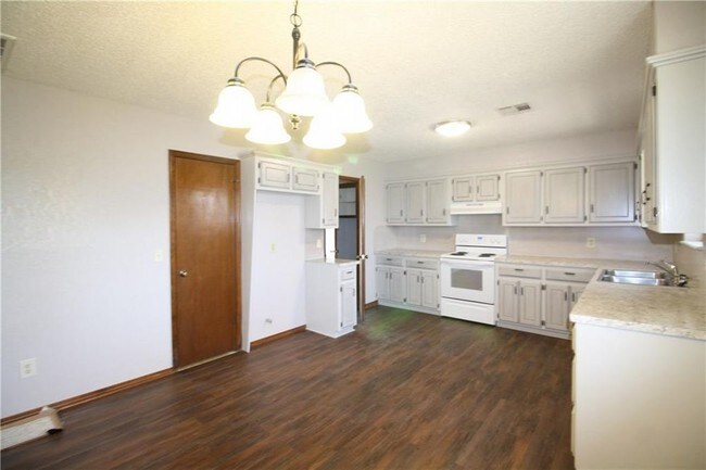 Building Photo - 11525 N Florida Ave Oklahoma City OK 73120