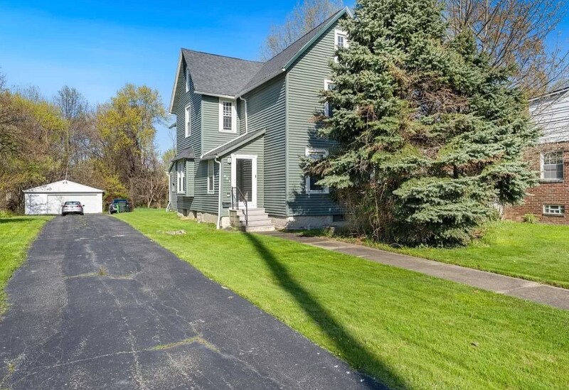 Primary Photo - 881 Babbitt Rd