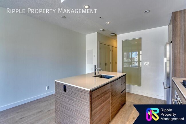Photo du bâtiment - AMAZING MODERN 1 BED/ 1 BATH CONDO IN THE ...