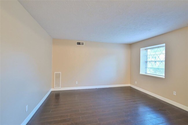 Building Photo - 10826 Sagetrail Dr