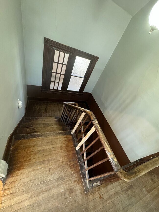 402 N State St Unit Upper, Merrill, WI 54452 Room for Rent in Merrill, WI