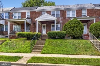 Building Photo - 220 Edgewood St