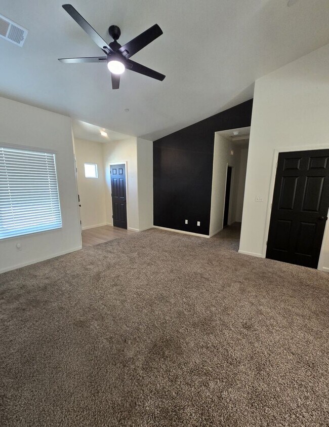 Foto del edificio - 799 W Brown Ave