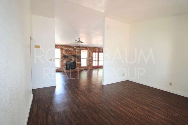 Foto del edificio - Stunning 3-bedrooms, 2-baths home with a backyard oasis in Mesa!