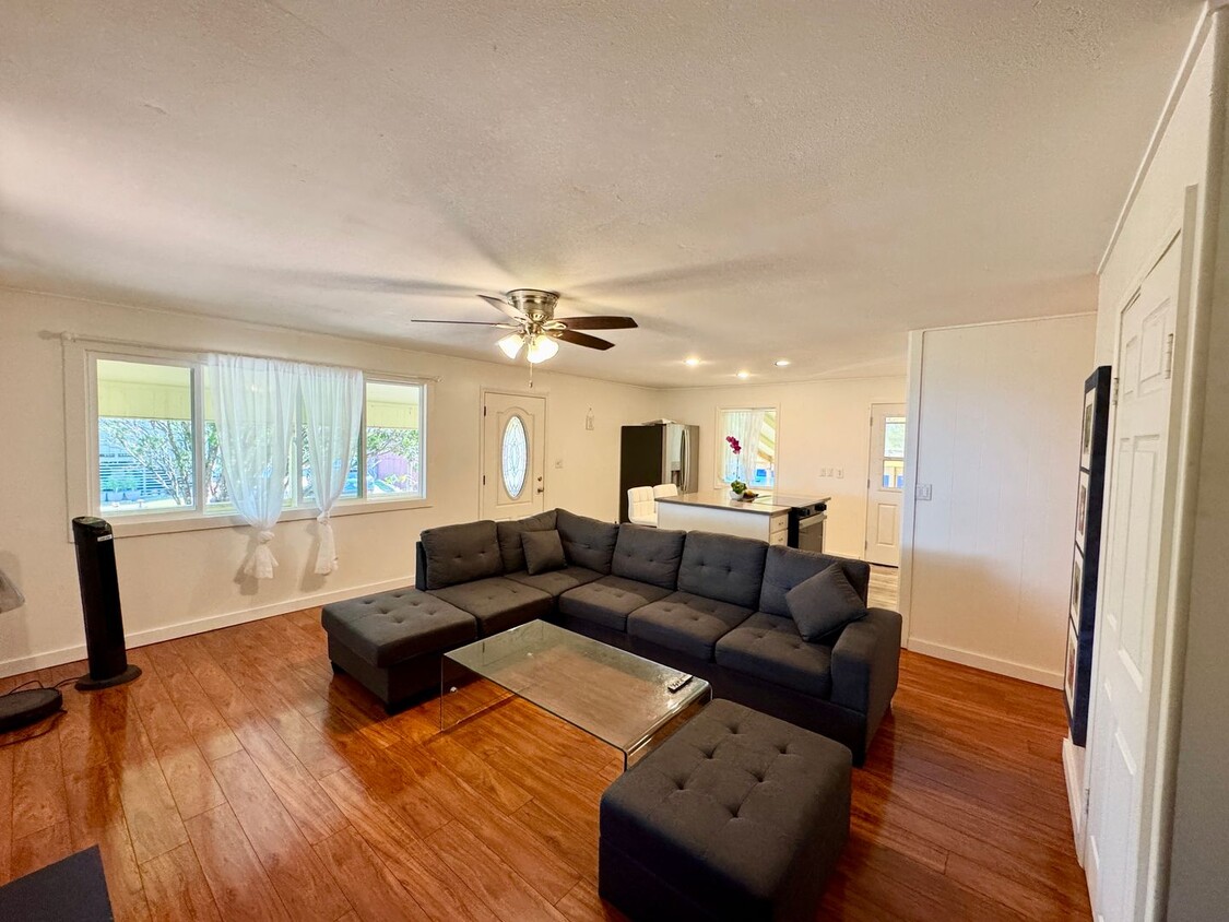 Foto principal - Optimal Location in the Heart of Paia Town...