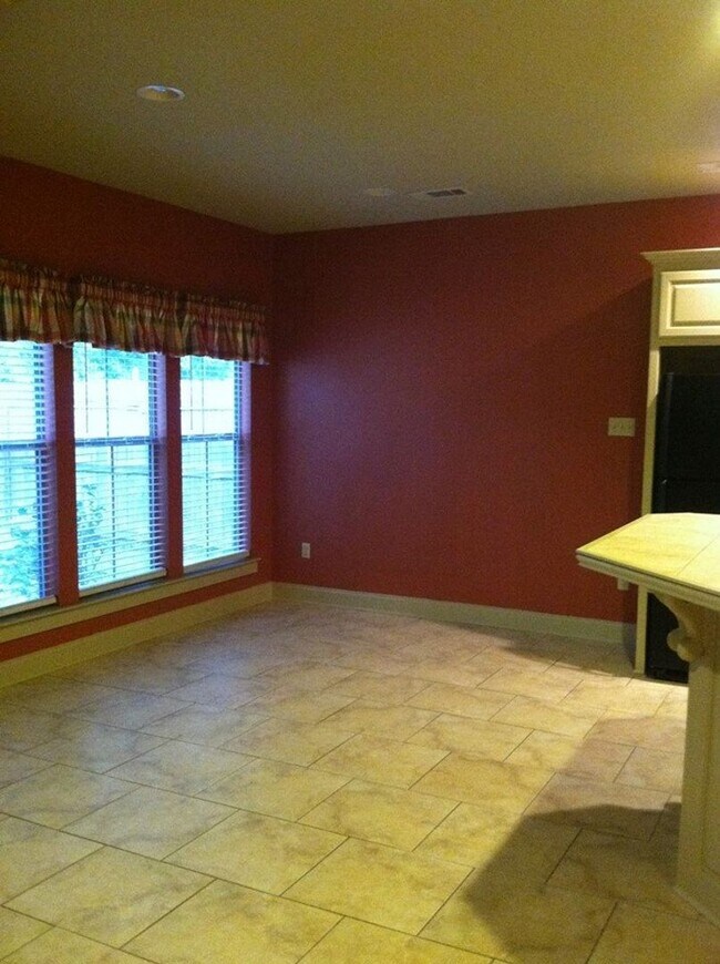 Foto del edificio - Must see  3BR/2BA home in Santa Rosa Subdivision off Staring Lane