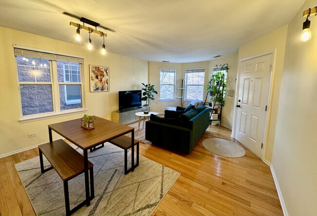 Foto del edificio - 639 W Elm St