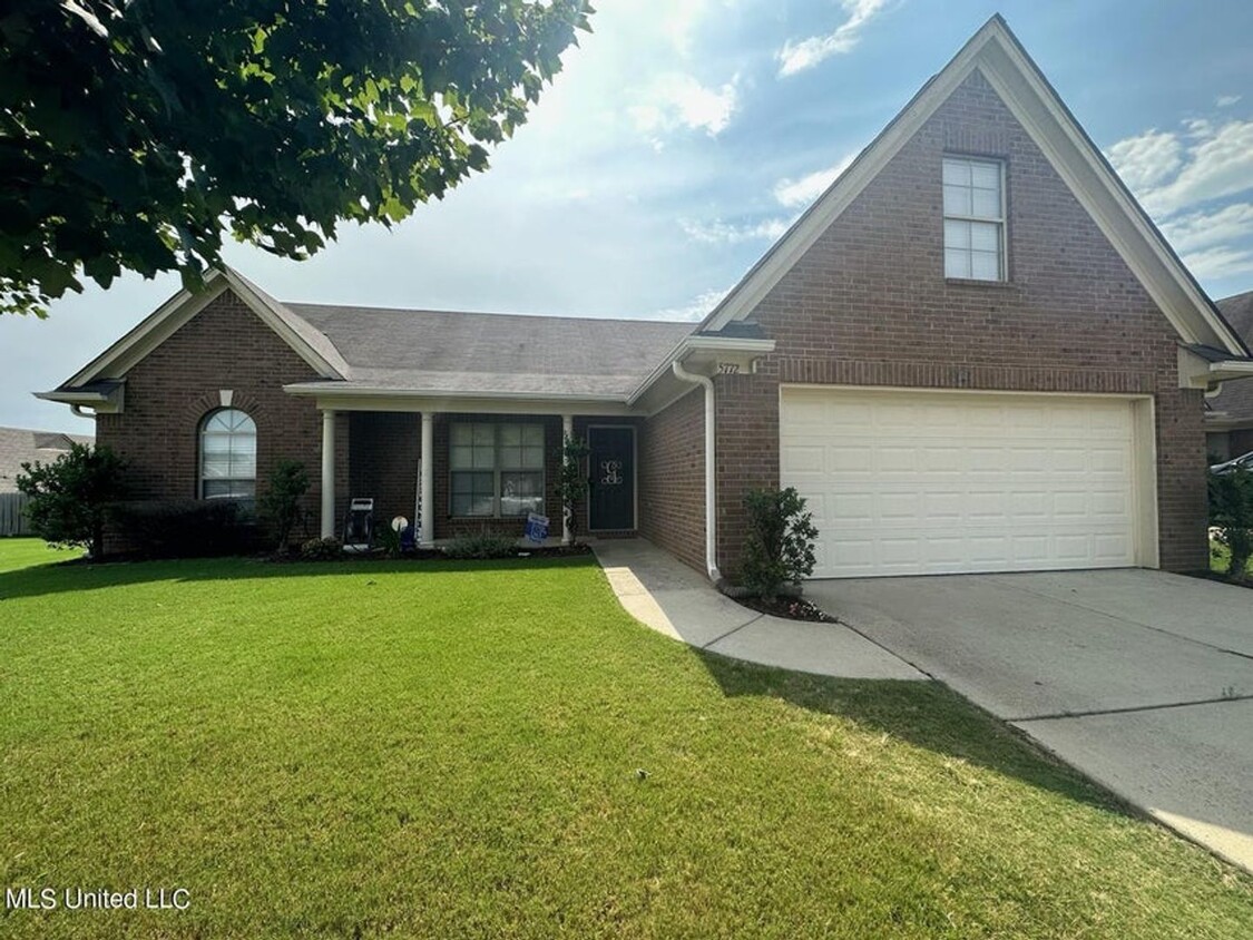 Foto principal - Deer Chase subdivision, Desoto Central Sch...