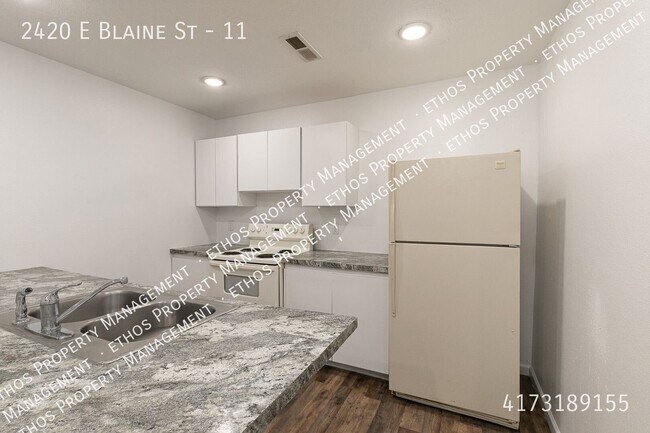 Foto del edificio - 2420 E Blaine St