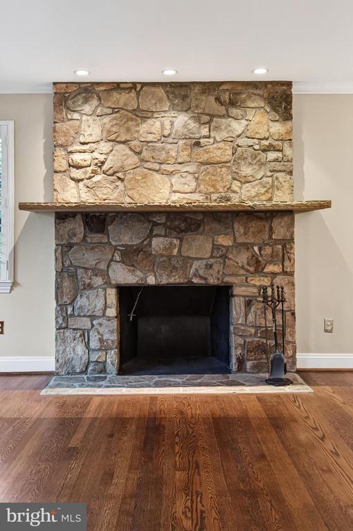 Building Photo - 7614 Woodridge Cir