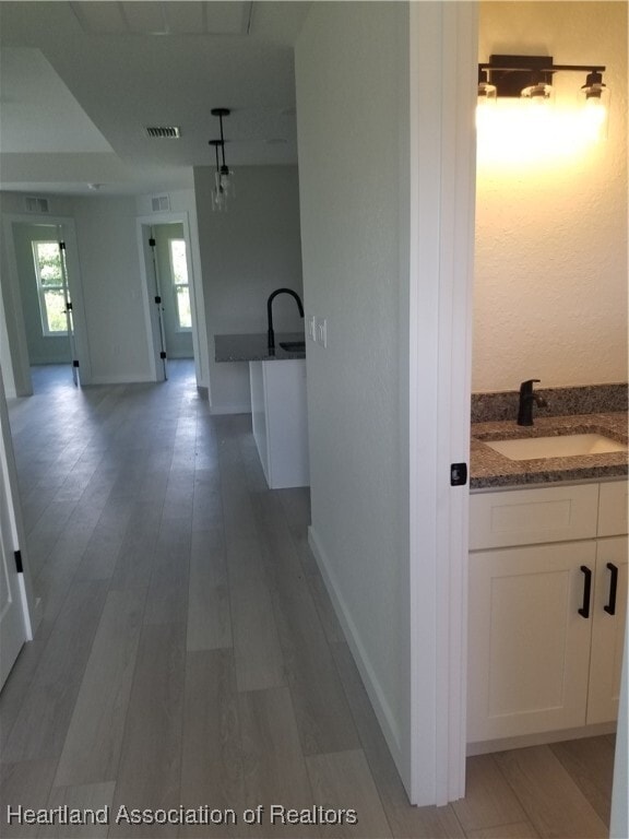 Foto del edificio - 420 W Waterway Ave NW