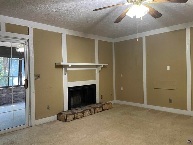 Building Photo - 112 Country Wood Trail