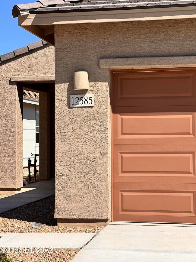 Building Photo - 12585 E Caden Dr