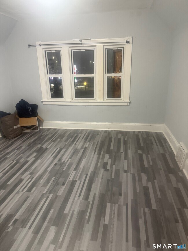 Foto del edificio - 26 Evergreen St