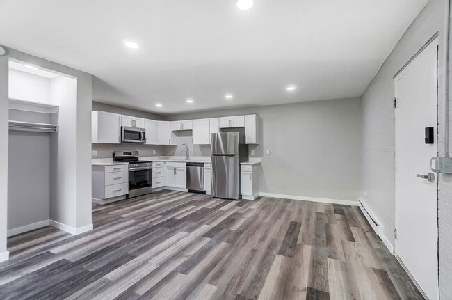 Interior Photo - Cascade Ridge