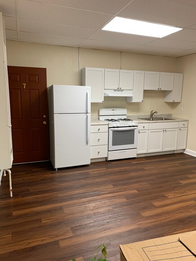 Kitchen - 20 E Chicago Ave