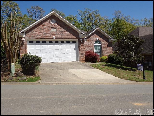 Foto principal - 527 Cobblestone Dr